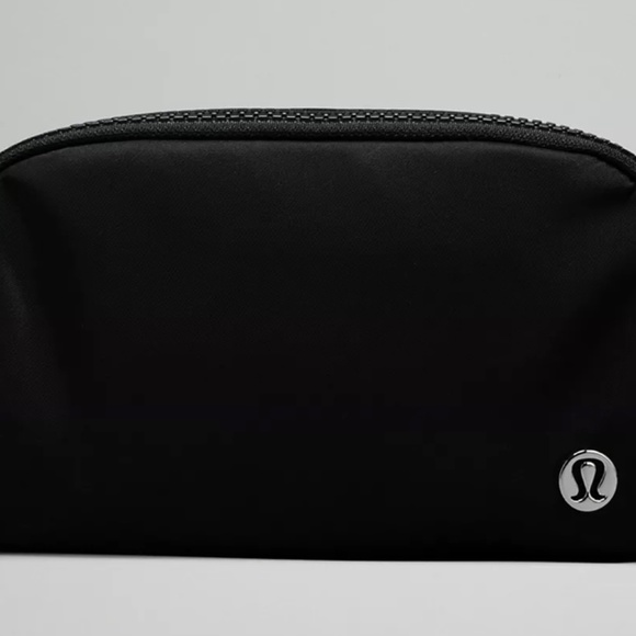 Lululemon Everywhere Belt Bag - Picture 3 of 6
